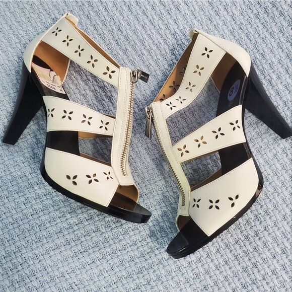 Michael Kors heels - Picture 1 of 3